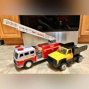 Tonka Die Cast Dump Truck And Electronic Fire Truck With Extendable Ladder